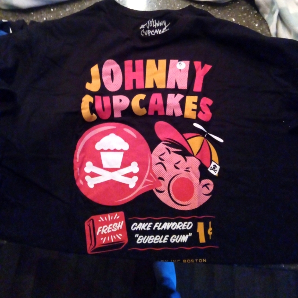 Johnny Cupcakes NWOT Cake Flavored Bubblegum